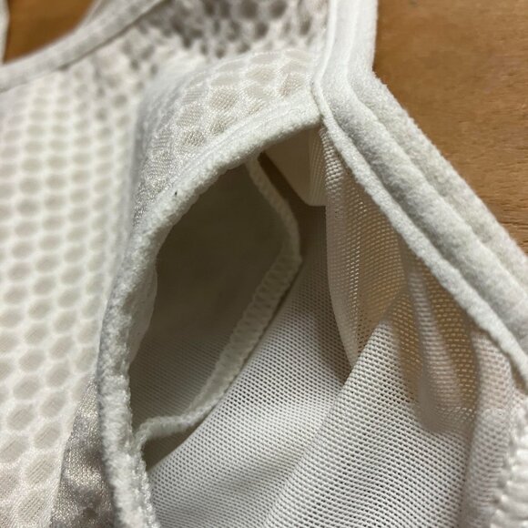 Nike Women's Off-White M Sports Bra - Picture 5 of 5